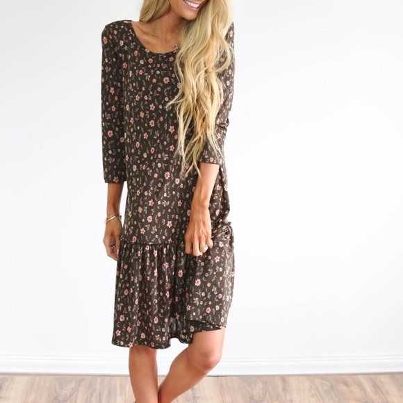 Stevie Hender Dresses & Skirts - Brown Floral Ruffle Dress